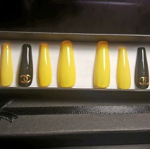 Custom Designed Press-on Nails